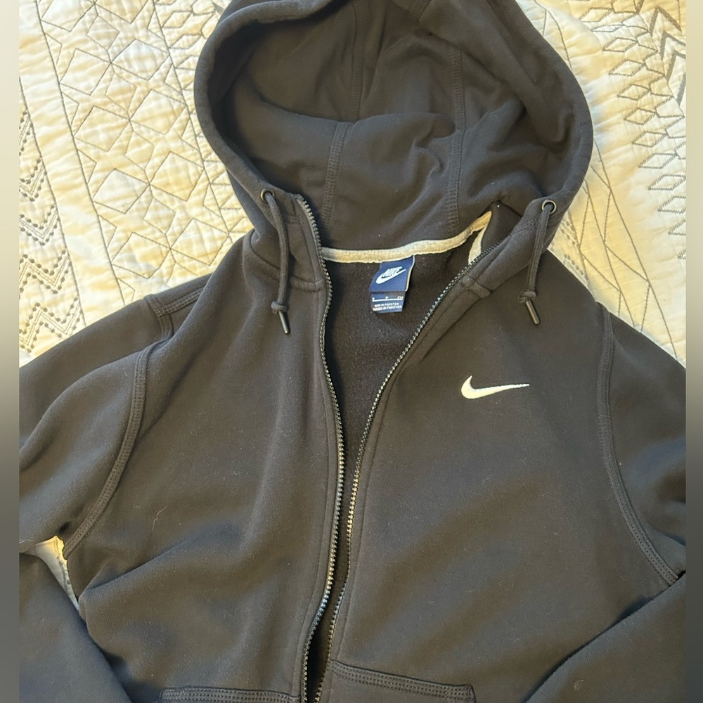 NIKE ZIP UP SWEATSHIRT